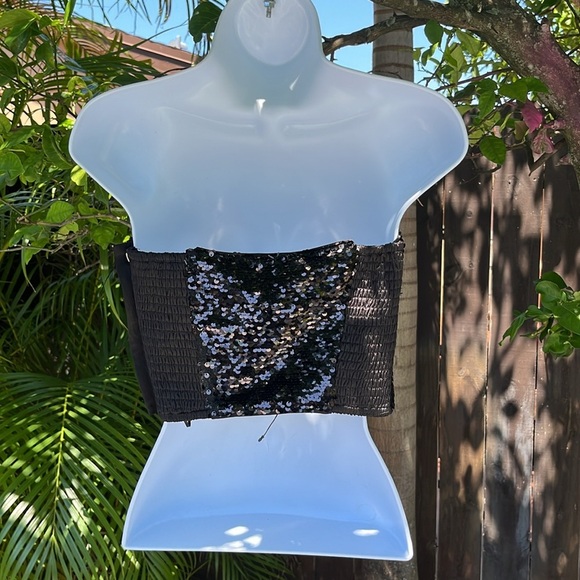 ENGLISH FACTORY Black Sequin Top size small - Picture 2 of 11